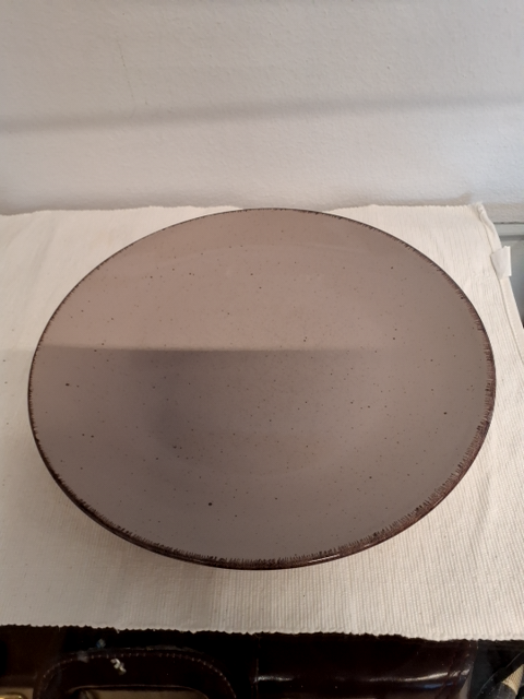 1 stk beige tallerken